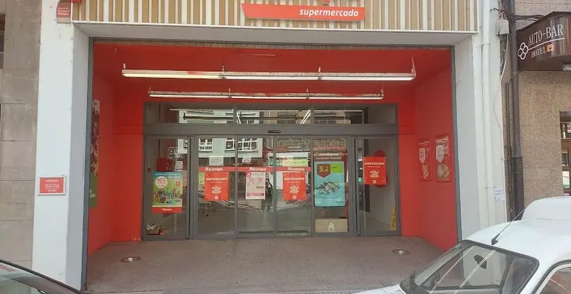Alcampo Supermercado en Travesía Florez Estrada nº 27, Grado