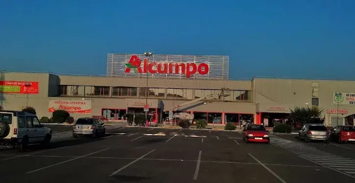 Alcampo en Avenida de Martínez de Velasco, S/N, Huesca