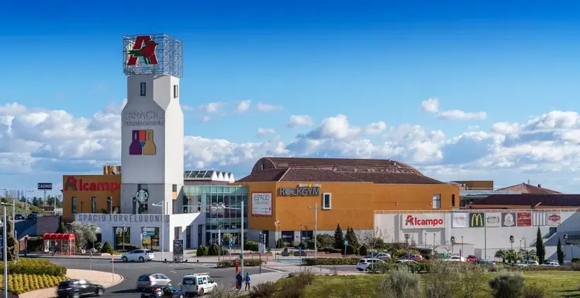 Alcampo en Cc Espacio Torrelodones, Avenida de la Fontanilla, s/n, Torrelodones