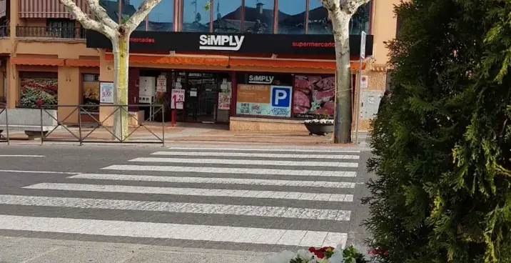 Alcampo Supermercado en Calle la Fuente, 9, Valdemorillo