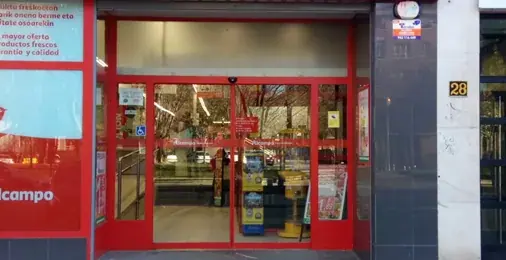 Alcampo en Calle Avendaño, 30, 32, Vitoria