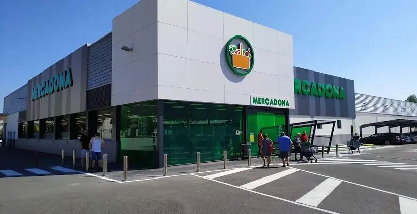 Mercadona en Avenida de la Hispanidad, 36, Alcoy