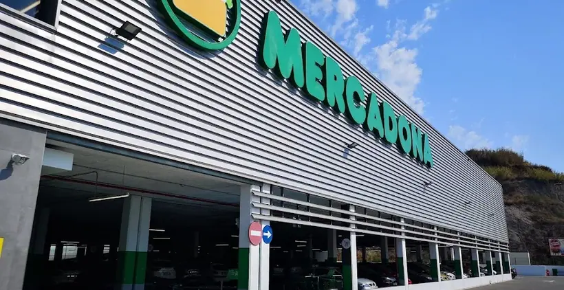 Mercadona en Calle 2ral del Camp Desa Mar, 7, Arenys de Mar