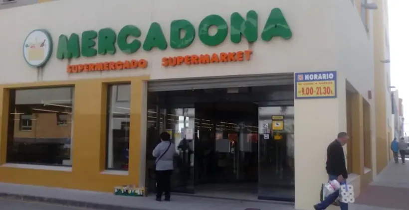 Mercadona en Calle Once de Marzo de 1938, 8, Barbate
