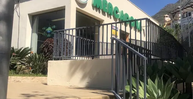 Mercadona en Avenida Arroyo Hondo, 29, Benalmádena