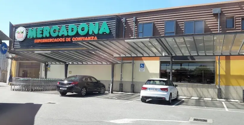 Mercadona en Avenida de Vilariño, 103, Cambados