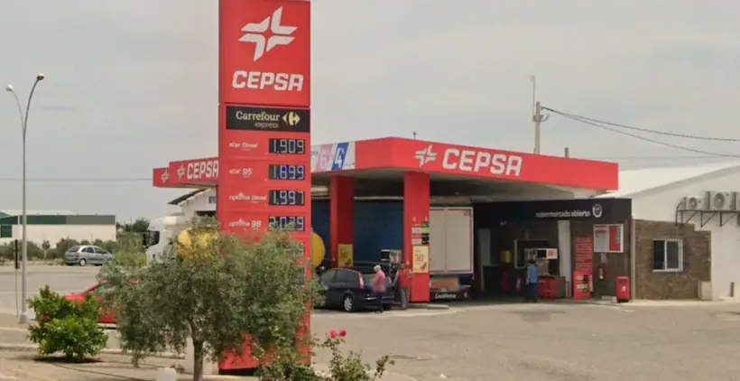 Carrefour Express en N-Iva, Pk. 424, Junto a la Estación Cepsa, Aldea Quintana