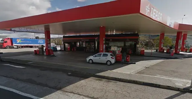 Carrefour Express en Autovía A-6, Pk. 374,8, Junto a la Estación Cepsa, Almazcara