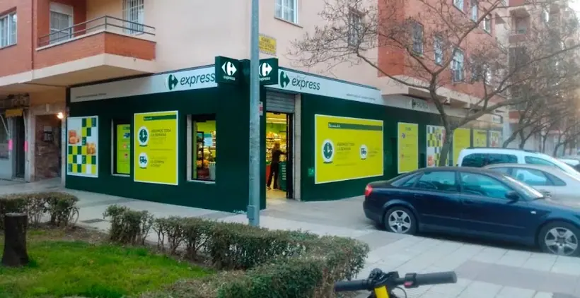 Carrefour Express en Calle Damián Tellez Lafuente, Esq Calle Hermanos Carrasco Garrorena, Badajoz