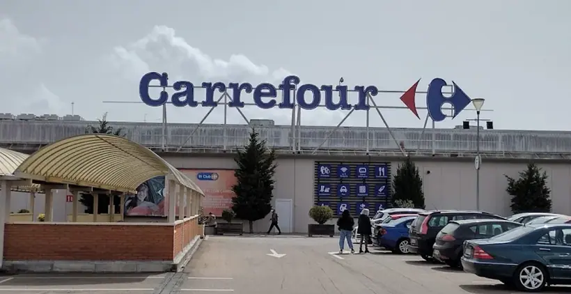 Carrefour en Calle José María Alcaraz y Alenda, s/n, Badajoz