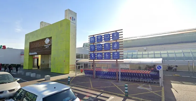 Carrefour en Carretera Valverde de Leganés, km. 1, Badajoz