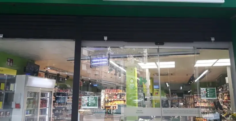 Carrefour Express en Avenida del President Companys, 72, Badalona