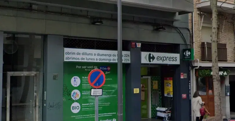 Carrefour Express en Calle Francesç Layret, 128, Badalona