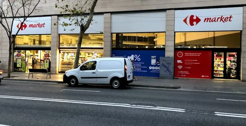Carrefour Market en Calle Carrer de Sants, 303, Barcelona
