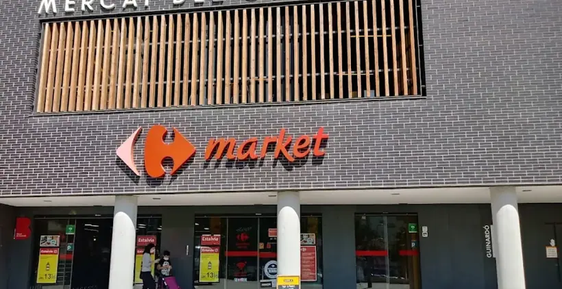 Carrefour Market en Carrer de Teodor Llorente, 10, Mercat del Guinardó, Barcelona