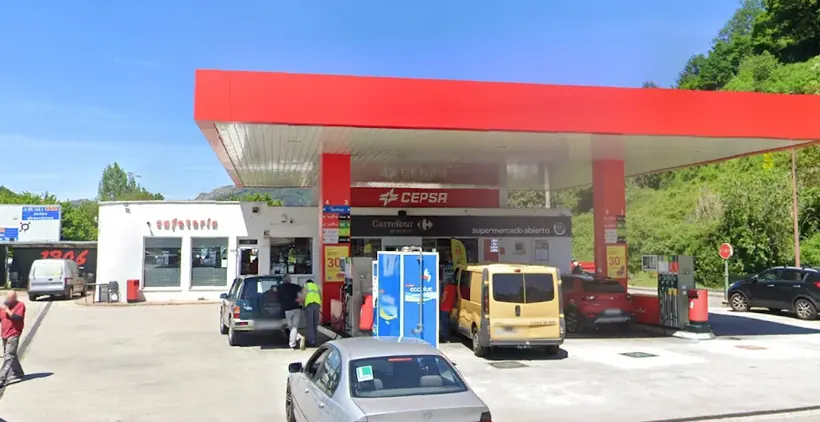 Carrefour Express en Calle de Higinio Carrocera, s/n, Junto a la Estación Cepsa, Barros-Langreo