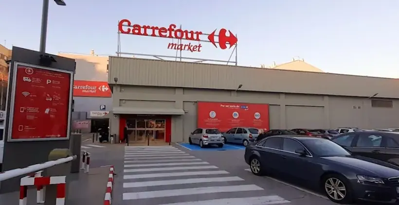 Carrefour Market en Avenida Aguamarina, Benalmádena