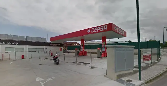 Carrefour Express en Caminu del Curullo, 71, Junto a la Estación Cepsa, Bernueces