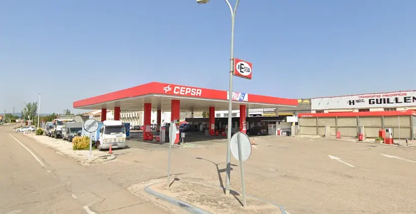 Carrefour Express en Avenida de las Fuerzas Armadas, s/n, Junto a la Estación Cepsa, Calatayud