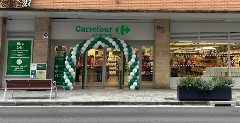 Carrefour Express en Avenida Constitució, 220, C/V Avinguda 305, 15, Castelldefels