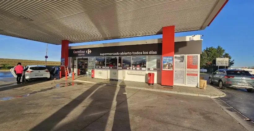 Carrefour Express en Carretera A1 - Camino del Soto. Polígono 11 Parcelas 87 y 88, Junto a la estación de servicio, Castillejo de Mesleón