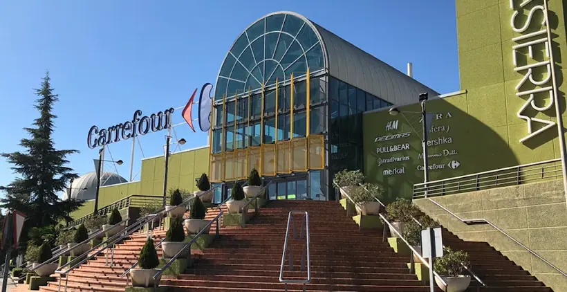 Carrefour en Calle Poeta Emilio Prados, s/n, Córdoba