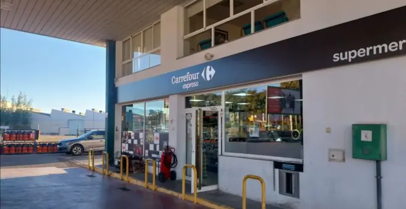 Carrefour Express en Paseo de Elche, 16, Junto a la estación de Servicio, Crevillente