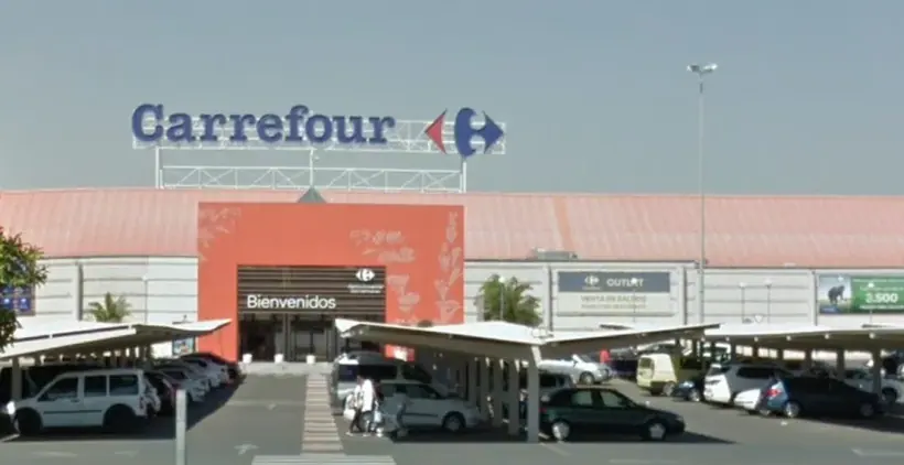 Carrefour en Carretera A-Iv, Km. 555, Esquina Avenida Doctor Fleming, Dos Hermanas