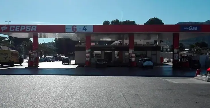 Carrefour Express en Avenida Eucaliptus, s/n, Junto a la estación de servicio, Elda