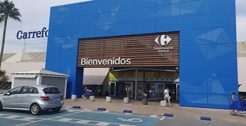 Carrefour en Carretera Nueva de Finestrat a La Cala, km. 5, Finestrat