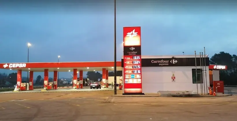 Carrefour Express en Ap-7, Pk 35, Dirección Francia, Junto a la Estación Cepsa, Garrigàs