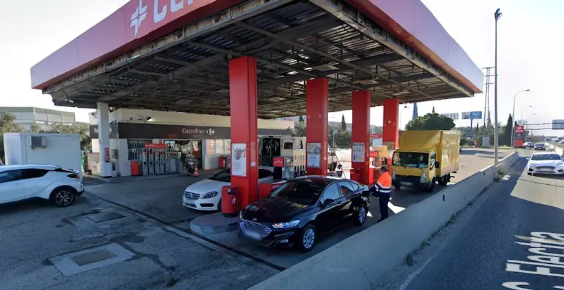 Carrefour Express en Autovía Andalucía, Km. 12,5, Margen Derecho, Junto a la Estación Cepsa, Getafe