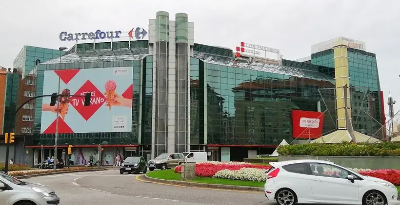 Carrefour en Avenida del Llano, s/n, Gijón