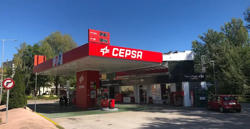 Carrefour Express en Calle Doctor Zamenhof, s/n, Junto a la Estación Cepsa, Girona