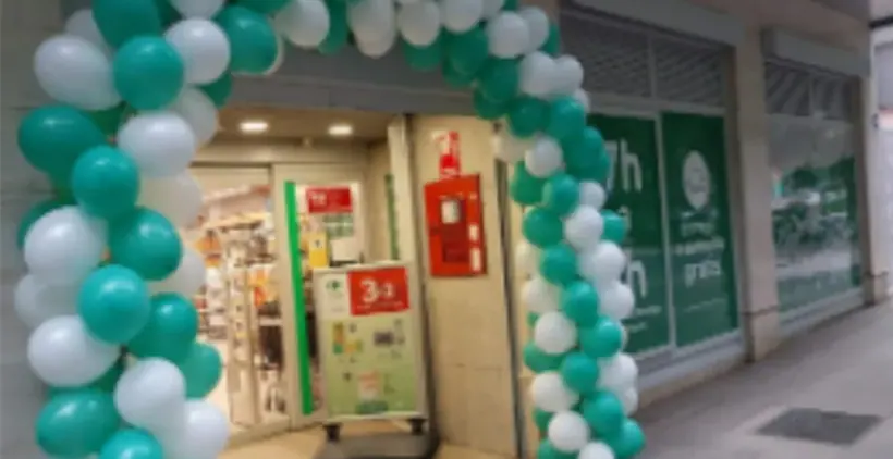 Carrefour Express en Paseo de la Bomba, 13, Granada