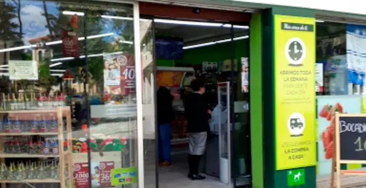 Carrefour Express en Plaza del punto, 2 Bajo, Huelva