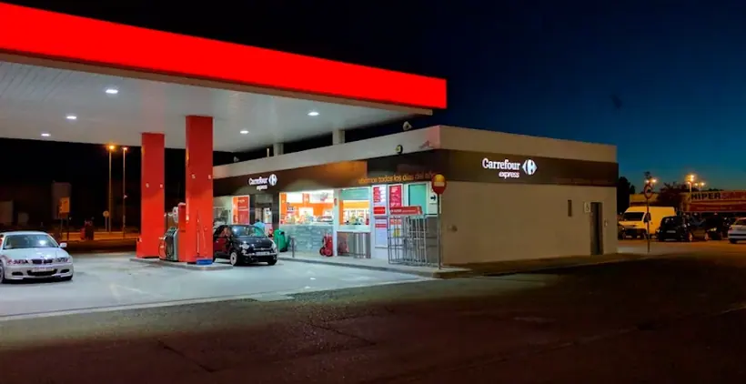 Carrefour Express en Paseo Ramón y Cajal, 91, Junto a la Estación Cepsa, Huesca