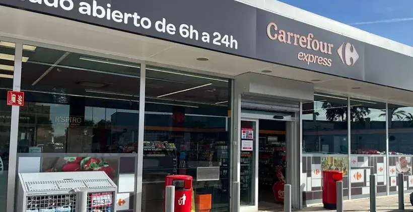 Carrefour Express en Avenida de Arcos, esquina Calle Laguna, Junto a la Estación de Servicio, Jerez de la Frontera