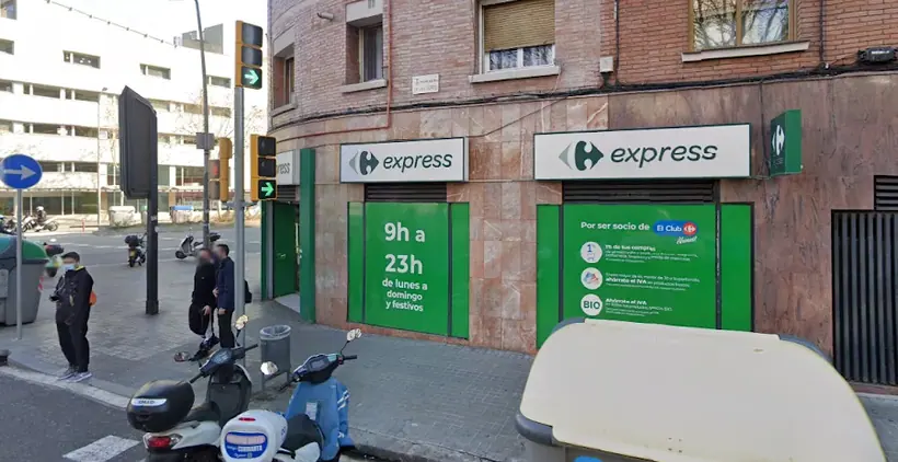 Carrefour Express en Travessera de les Corts Catalanes, 50, Cantonada Riera Blanca 2, L´Hospitalet del Llobregat