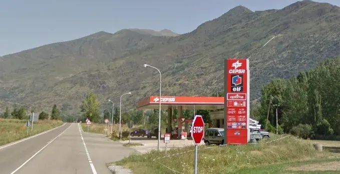 Carrefour Express en Crta. C-13 Km 154, Junto a la Estación Cepsa, La Guingueta d'Àneu