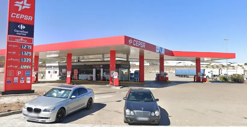 Carrefour Express en Calle San Francisco, 1. P.I. Centrovía, Junto a la estación de servicio, La Muela