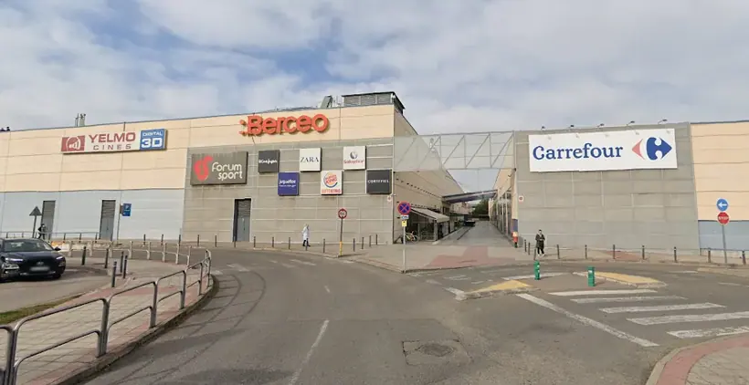 Carrefour en Calle Rio Lomo, s/n, Logroño