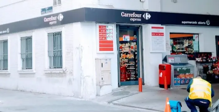 Carrefour Express en Avenida Ciudad de Barcelona, 61, Madrid