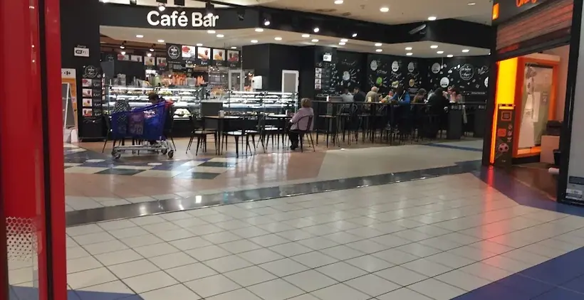 Carrefour en Avenida Guadalajara, 2, Centro Comercial Las Rosas, Madrid