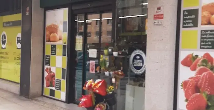 Carrefour Express en Calle Antonio Cumella, 20. Bajo, Madrid