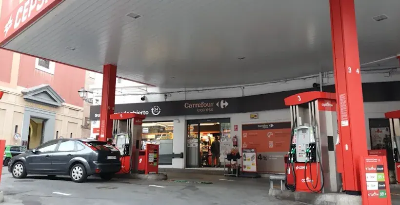 Carrefour Express en Calle Embajadores, 83, Junto a la Estación Cepsa, Madrid