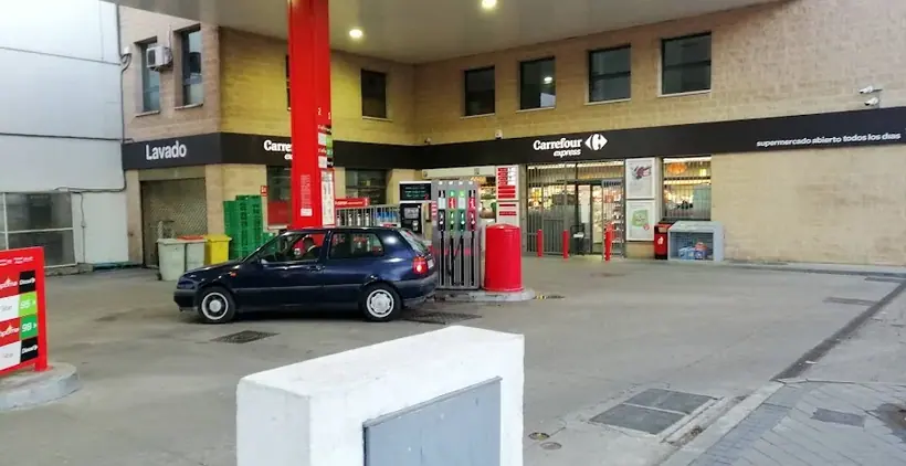 Carrefour Express en Calle Hermanos García Noblejas, 35, Junto a la Estación Cepsa, Madrid