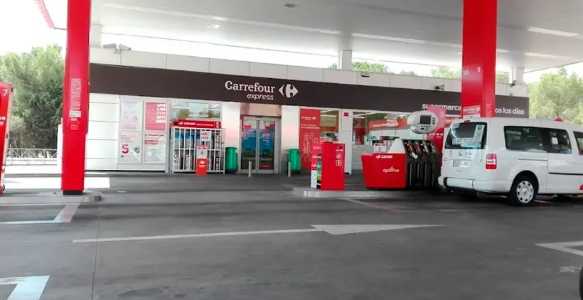 Carrefour Express en Glorieta del Yucatán, Junto a la Estación Cepsa, Madrid