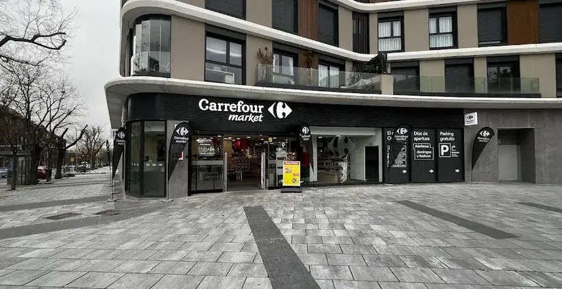 Carrefour Market en Paseo de los Pontones, esq. Plaza Francisco Morano, Madrid