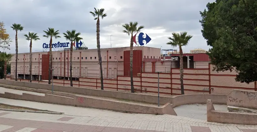 Carrefour en Calle Simón Bolivar, s/n, Centro Comercial La Rosaleda, Málaga